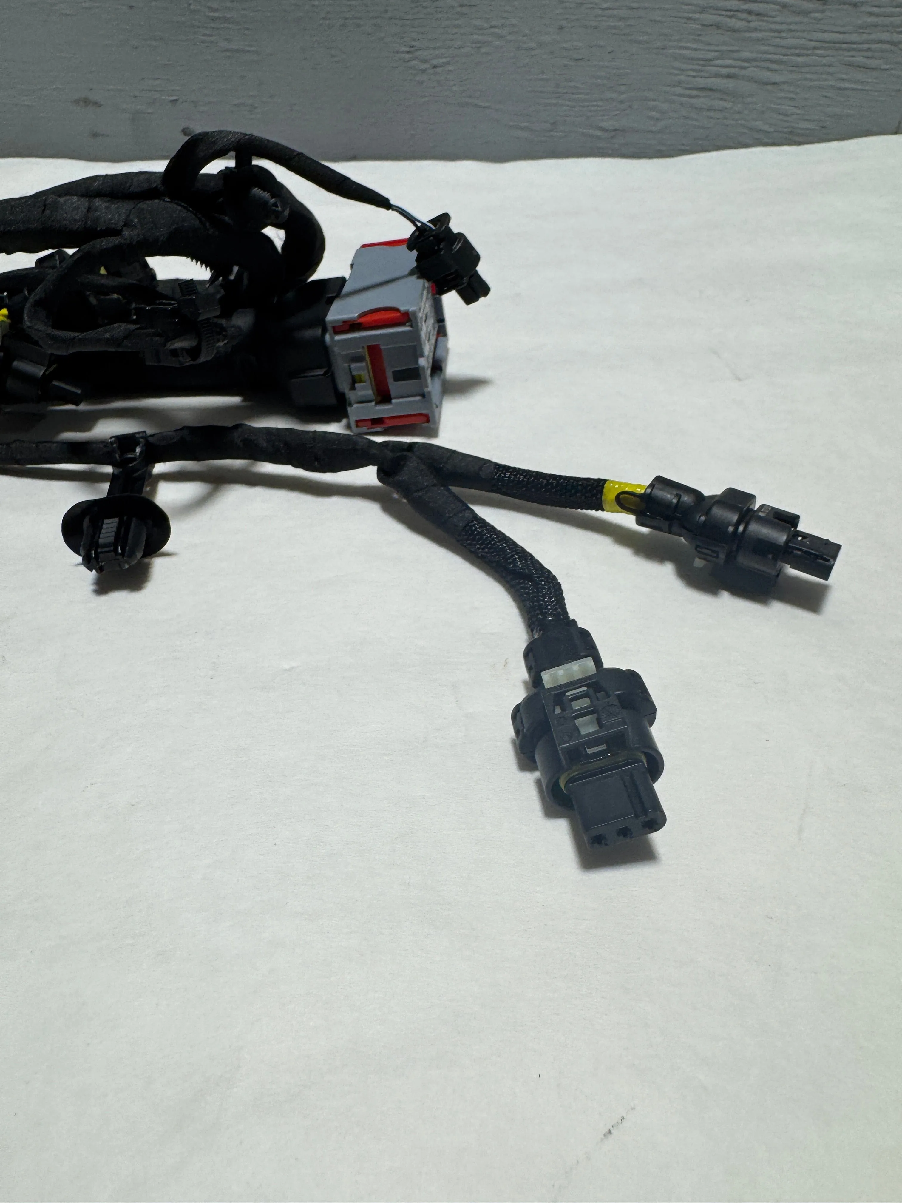 2019-2020 Dodge Ram 1500 DT Rear Fascia Wiring Light Harness Connector OEM